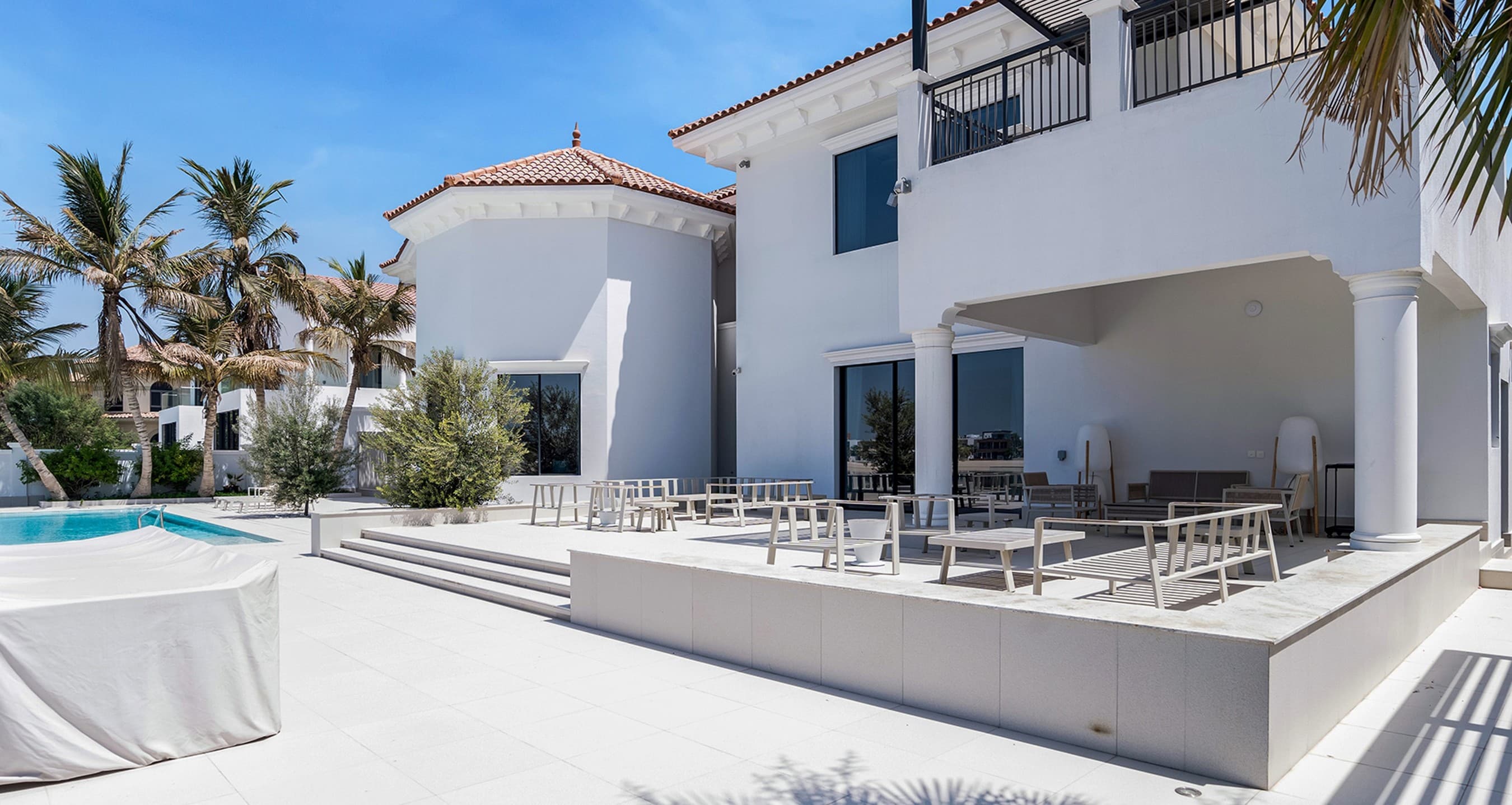 Villa Back